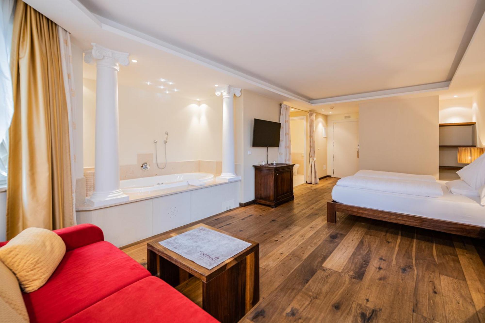 Hotel Famelí Olang Quarto foto